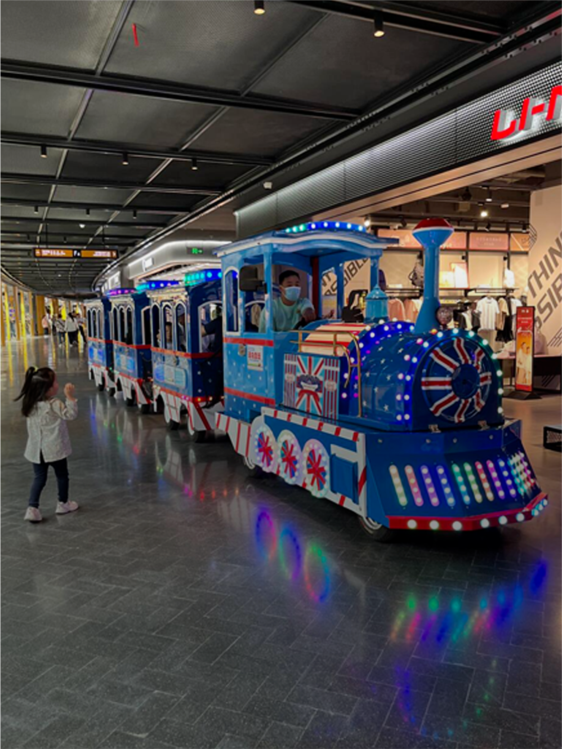 童趣小火车巡游